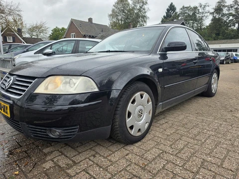 Volkswagen Passat 2.0-20V Sportline