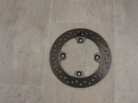 ACHTER REMSCHIJF Triumph 955 daytona 2001 - 2006