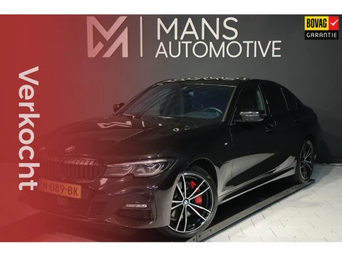 BMW 3-serie 320e M Sport / ACC / CAMERA / LEDER / CARPLAY / STUUR+STOELVERW