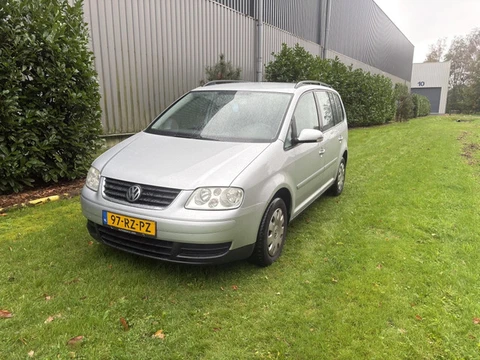 Volkswagen Touran 2.0-16V FSI Trendl.
