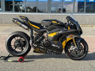 Ducati Panigale V4 R Full Race Spec Akrapovic Full Carbon INC BTW!!
