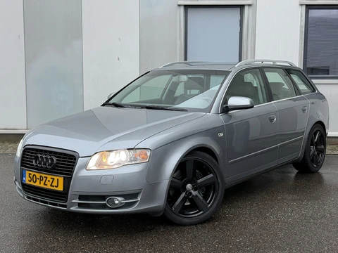 Audi A4 Avant 2.0 T FSI Quattro Navi Xenon Leer 6 bak S line 200pk!