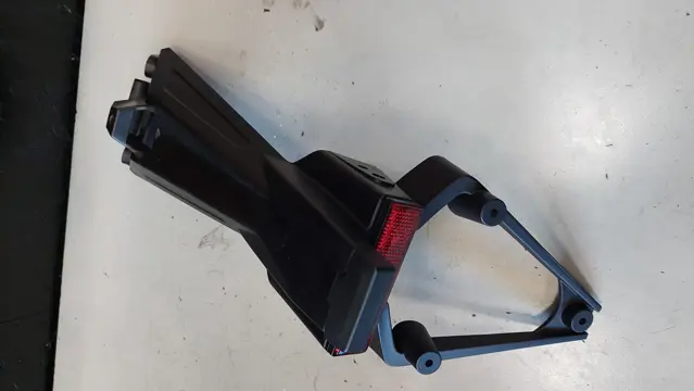 KENTEKENPLAATHOUDER Aprilia Tuono 660 2021 - 2022