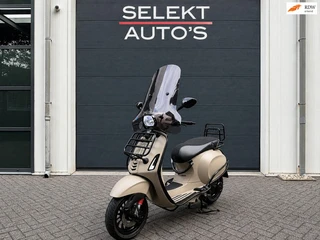 Vespa Bromscooter Sprint 4T Sport Brom Custum/Beugels/LED/Matrix/Slot/Hoog Windscherm/Full Options