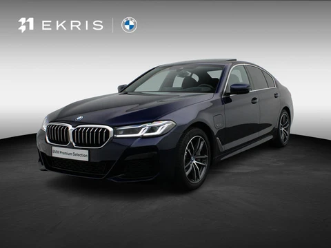 BMW 5 Serie Sedan 530e High Executive | M Sportpakket | SoH 89% | Parking Pack| Stuurwielrand Verwar