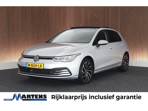 Volkswagen Golf 1.5 eTSI 150pk DSG Life Panoramadak Navigatie Stoelverwarming Adaptive Cruise