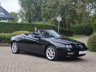 Alfa Romeo Spider 2.0-16V T.Spark "916"