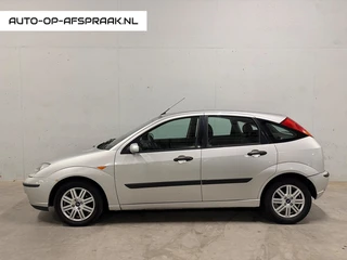 Ford Focus 1.6-16V Futura 5drs. Leer Clima Airco
