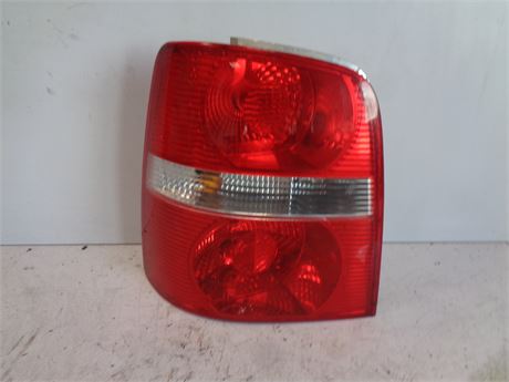 Volkswagen Touran 2003-2006 Achterlicht links