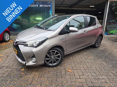 Toyota Yaris 1.5 Hybrid Dynamic | PANO DAK | CAMERA | DEALER ONDERHOUDEN | AIRCO | CRUISE |