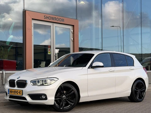 BMW 1-serie 118i EDE Corporate Lease Essential | Cruise | Navi | LED | 18 Inch |