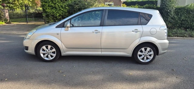 TOYOTA COROLLA VERSO 1.8 VVT-i Luna 7p/Automaat/trekhaak/cruise control/ECC/NAP