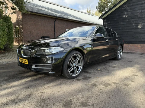 BMW 5-serie 520i High Executive, nette auto!