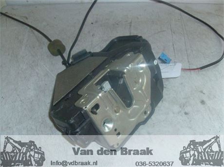 Mercedes Benz E Klasse S211 2003-2006 Deurslot linksachter
