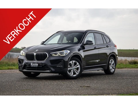 BMW X1 xDrive25e Executive CAMERA / CARPLAY / HEAD UP DISPLAY / LEDER / LED / CRUISE CONTROLE / STOE