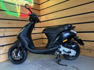 Piaggio Bromscooter Zip 4T Special 12inch Conversie