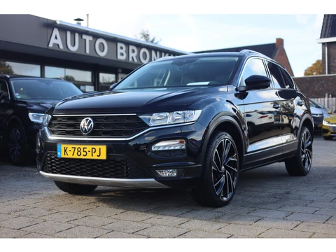 Volkswagen T-Roc 1.5 TSI STYLE I CAMERA I CARPLAY I 19 INCH | NL AUTO