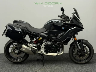 BMW F 900 XR | Triple Black | BTW | Koffers | NL | 2022 | 12DKM!