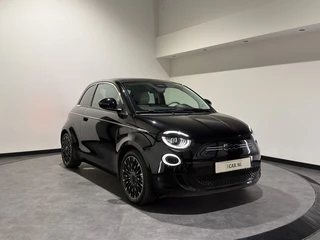Fiat 500 La Prima 42 kWh | JBL! audio | Verwarmbare stoelen | Panorama dak | Full led |