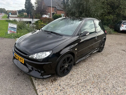 Peugeot 206 2.0-16V GTI unieke uitvoering van 1e eigenaar