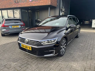 Volkswagen Passat Variant 1.4 TSI GTE Highline PANO LEER TREKHAAK HEADUP 360 VOL VOL ORIG NL NAP