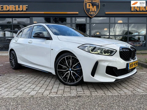 BMW 1-serie M135i xDrive | Hud | Pano | Camera | Dodehoek |