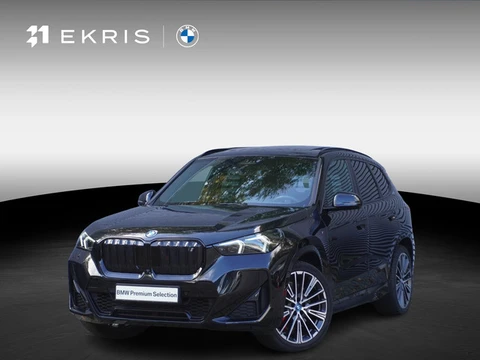 BMW iX1 xDrive30 | SoH 100% | M Sportpakket Pro | Innovation Pack | Glazen panoramadak | Trekhaak me