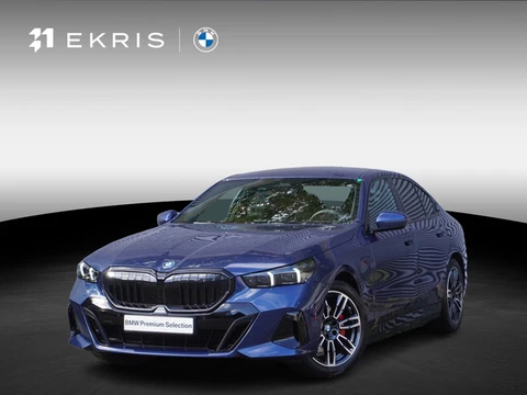 BMW 5 Serie Touring 530e | SoH 100% | M Sportpakket Pro | Comfort Pack | Trekhaak met elektrisch weg