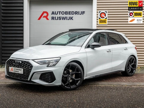 Audi A3 Sportback 30 TFSI edition Pano/Leer/AppleCarPlay/Matrix