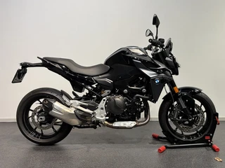 BMW F 900 R (bj 2024)