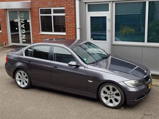 BMW 3-serie 325i Sportint Navi 18"Vlg Xenon Ecc (bj 2005)