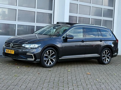 VOLKSWAGEN PASSAT 1.4 TSI GTE Business Pano Virtual Camera ACC Trekhaak Dealeroh!