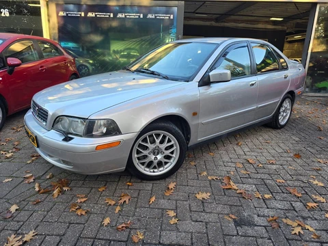 Volvo S40 1.8 Europa | KNAPPE AUTO | STOELVERWARMING | CRUISE | TREKHAAK | LMV |