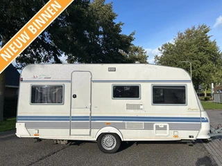 Hobby Elegance 470 UB RONDZIT, VAST BED