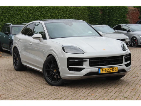 Porsche Cayenne Coupé 3.0 E-Hybrid / Panoramadak / 360Camera / Passenger Display / Softclose / Sport