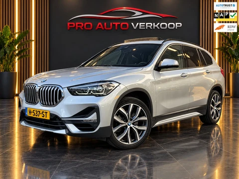 BMW X1 SDrive20i VDL Nedcar Edition M-Pakket_Pano_Trekh