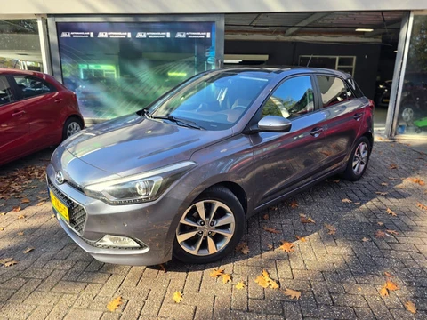 Hyundai i20 1.2 HP i-Motion Premium | 2E EIGENAAR | PANO DAK | 3/6 OF 12 MND GARANTIE | AIRCO | CRUI