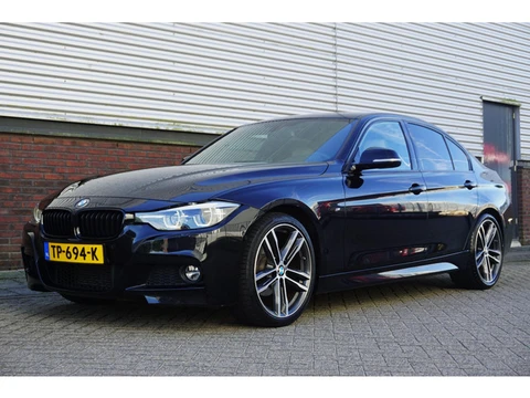 BMW 3-serie 318i Edition M Sport Shadow Executive/19 Inch/ Carplay/Camera.