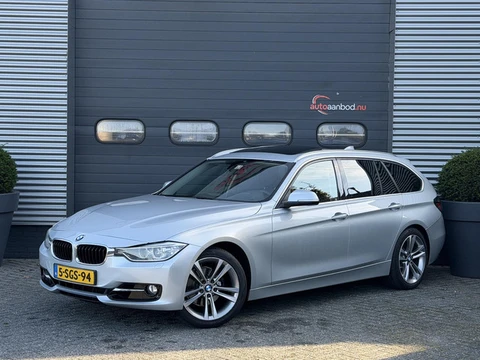 BMW 3-serie Touring 320i High Executive | Panoramadak | Navigatie | Sportstoelen | Lichtmetalen Velg