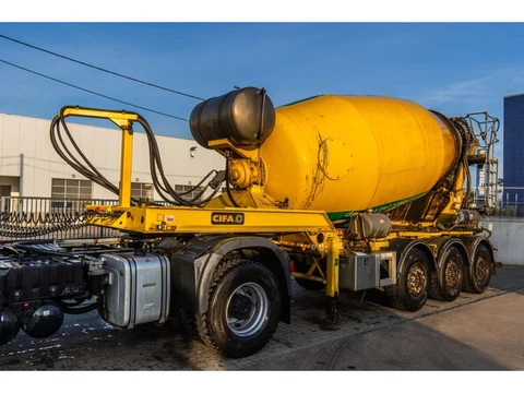 MOL BETONMIXER 12M3 (bj 2017)