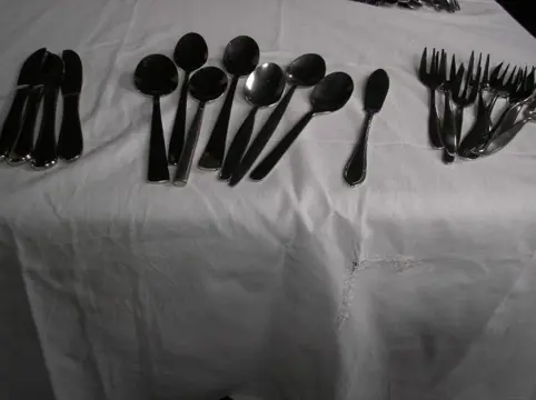 Bestek - lepels - vorken - messen enz.