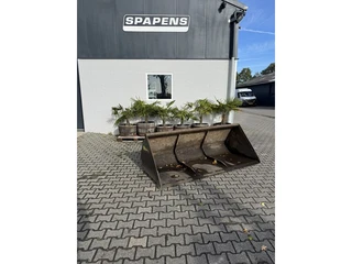 WIFO Manitou grondbak 1100Ltr