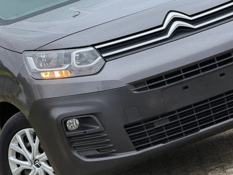 Citroen BERLINGO 1.2 PureTech Feel - Gris Platinium - Navigatie/Cruise/Airco