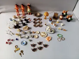 Onbekend - Antiek poppenhuis accessoires ( miniaturen -