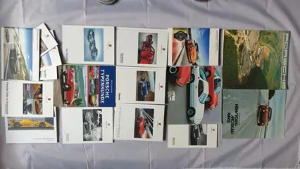Brochures/catalogi - 17 Porsche Brochures &amp; Catalogues