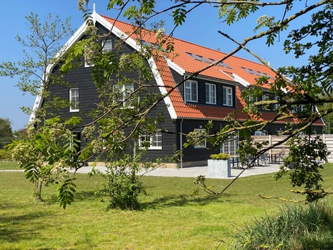 Moderne luxe groepsaccommodatie met prachtige rustige ligging