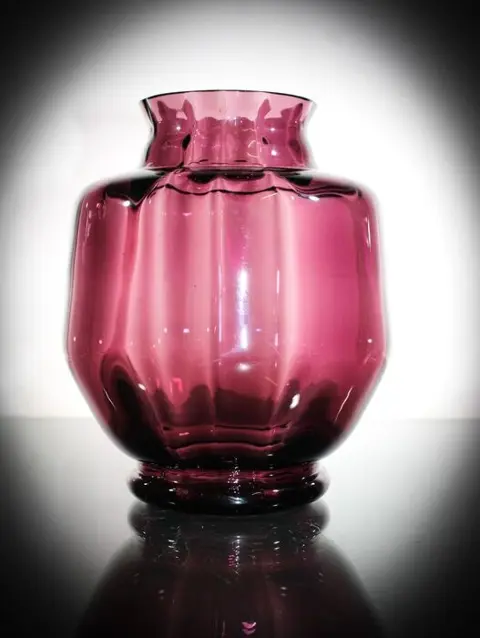 Doyen - Mooi gevormde Art deco vaas