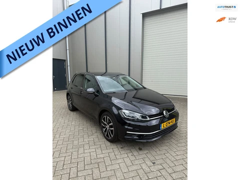 Volkswagen Golf 1.0 TSI Highline Business R