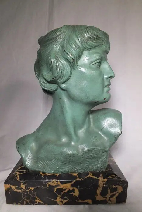 Beeld - Mannen buste.