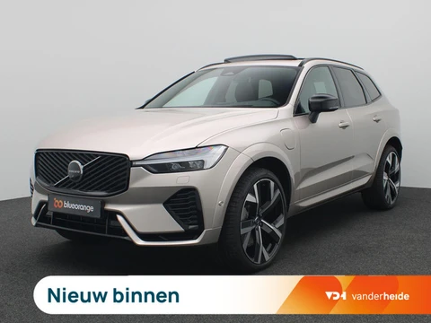 Volvo XC60 2.0 T6 Plug-in hybrid AWD Plus Black Edition Panoramadak, Trekhaak, Luchtvering, 22" LM V